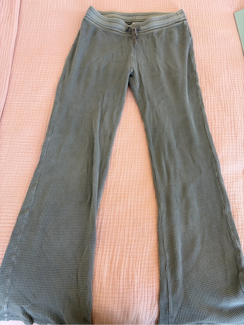 Aritzia - TNA Waffle Knit Grey Lounge Pants